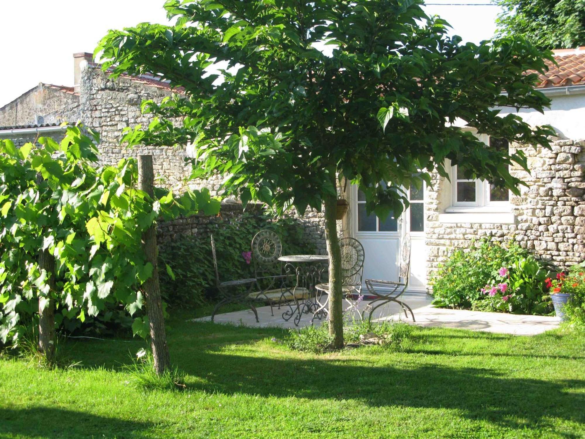 La Claverie Sainte-Radégonde-des-Noyers Exteriör bild